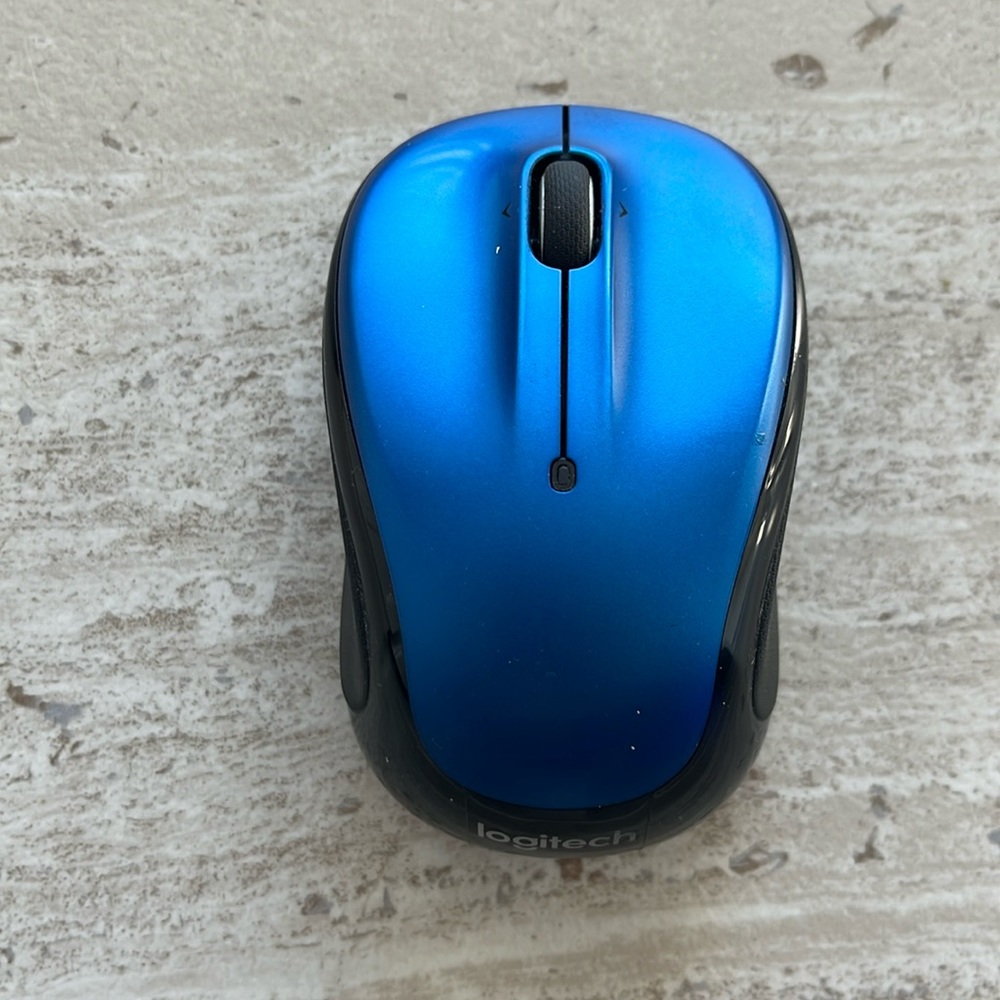 Battery operated wireless mouse